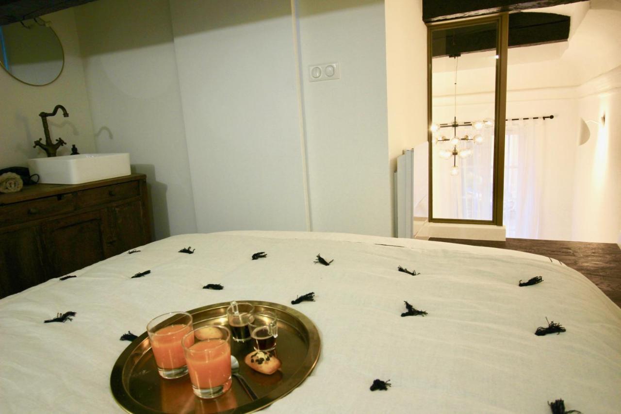 Le Madeleine Apartment เอ็ก-ซอง-โพรวองซ์ ภายนอก รูปภาพ